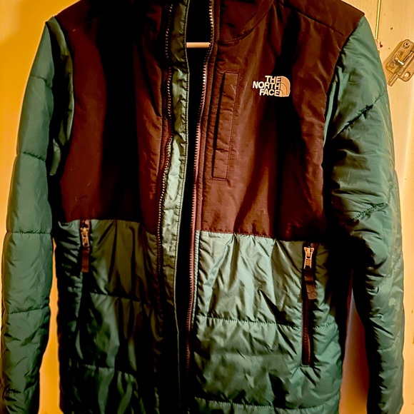 The north face jacket. Youth size XL - Picture 6 of 7